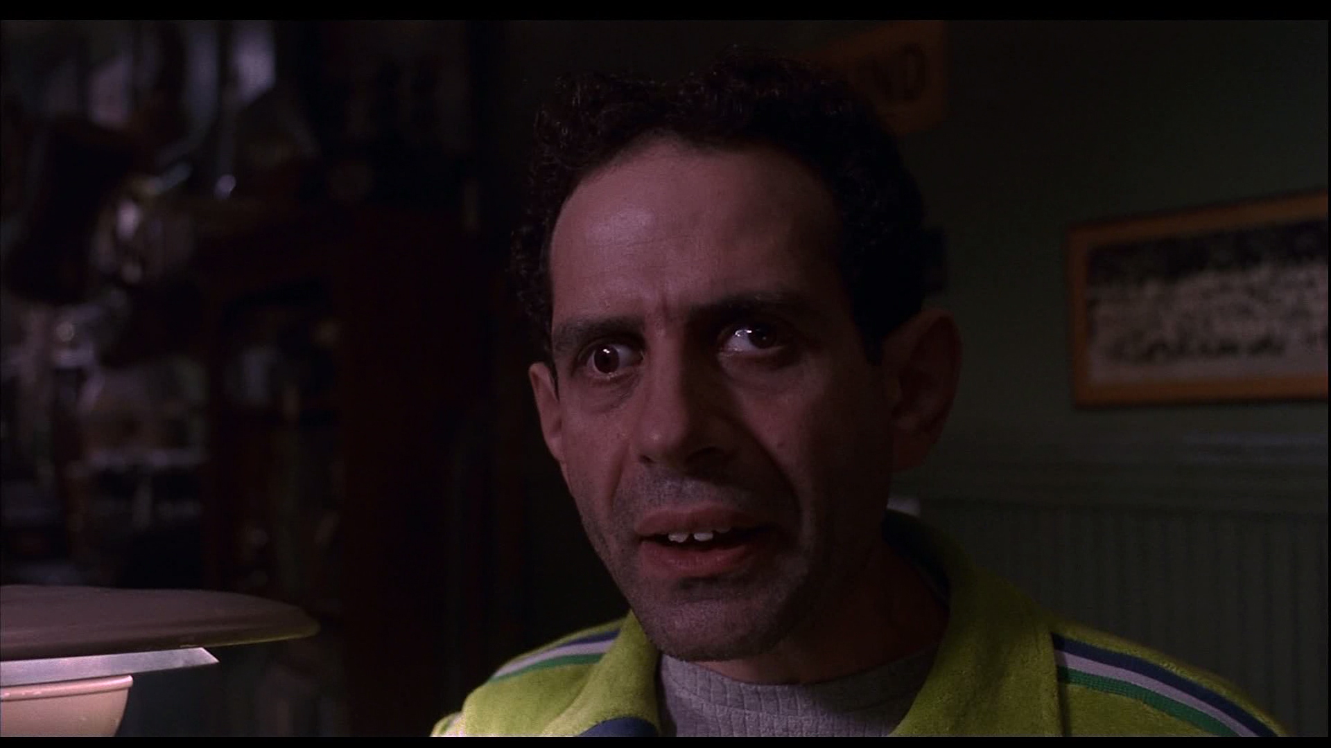 Кевин браун агент кей. Томми ли джонс люди в черном 2. Люди в черном продавец. Люди в черном 3. Джек джибс люди в черном.